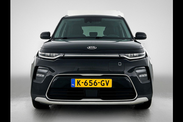 Kia e-Soul 150kW / 64kWh / SOH 100% / Executive line / Leder / TV. DVD scherm / Xenon / Navigatie / Airco-ecc. / Apk 12-2026