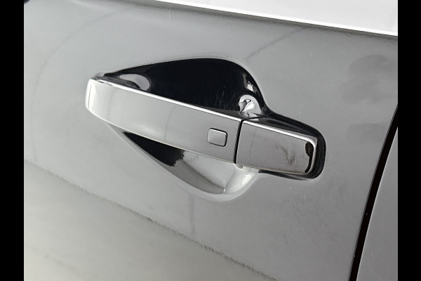 Kia e-Soul 150kW / 64kWh / SOH 100% / Executive line / Leder / TV. DVD scherm / Xenon / Navigatie / Airco-ecc. / Apk 12-2026