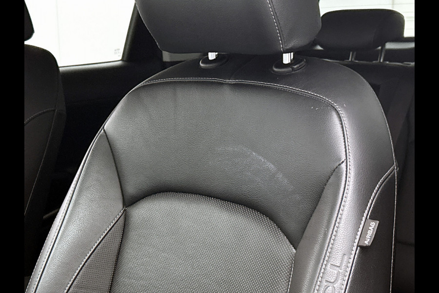 Kia e-Soul 150kW / 64kWh / SOH 100% / Executive line / Leder / TV. DVD scherm / Xenon / Navigatie / Airco-ecc. / Apk 12-2026