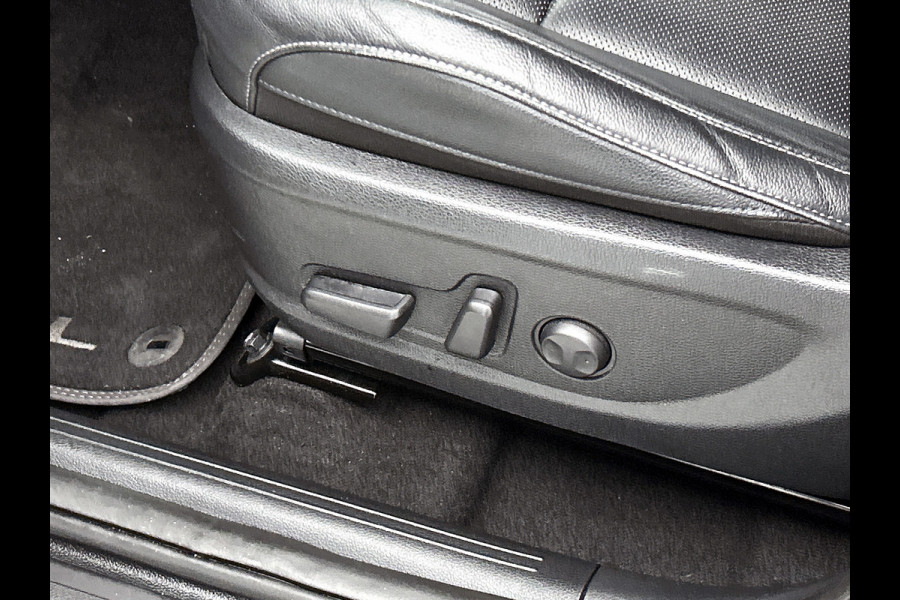 Kia e-Soul 150kW / 64kWh / SOH 100% / Executive line / Leder / TV. DVD scherm / Xenon / Navigatie / Airco-ecc. / Apk 12-2026