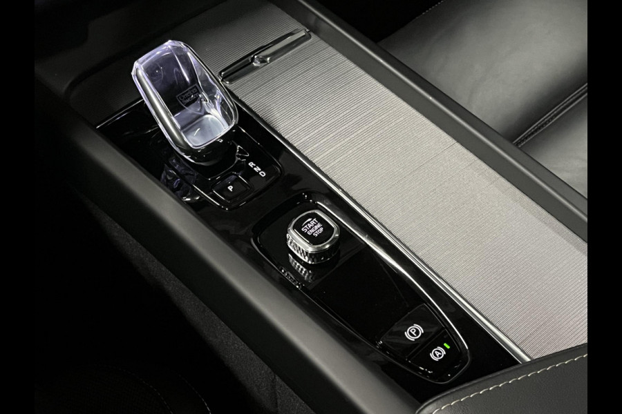 Volvo XC60 2.0 T6 Plug-in hybrid AWD Plus Dark Open dak | Adapt. Cruise | Stuur-/stoelverwarming | 360 camera | Memory | Carplay | H&K | Leder