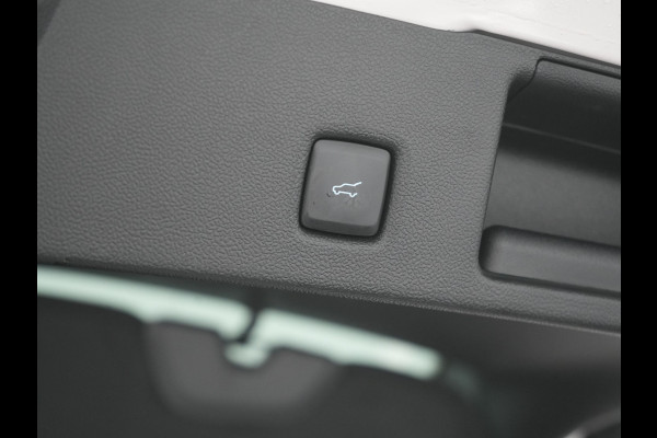 Ford Kuga 2.5 ST-Line X Plug In Hybrid 225pk Dealer O.H. PHEV | Panodak | Trekhaak Af Fabriek | Adaptive Cruise | Head Up | 360 Camera | Alcantara Sportstoelen Verwarmd | Bang & Olufsen | Stuur Verwarmd | Apple Carplay | Keyless | Blis | Navigatie