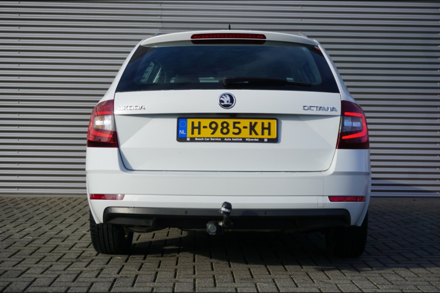 Škoda Octavia Combi 150PK Greentech AUTOMAAT | TREKHAAK | CAMERA | STOELVERWARMING