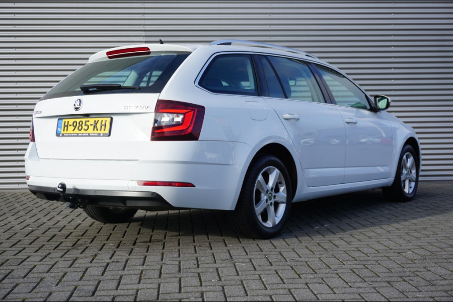 Škoda Octavia Combi 150PK Greentech AUTOMAAT | TREKHAAK | CAMERA | STOELVERWARMING