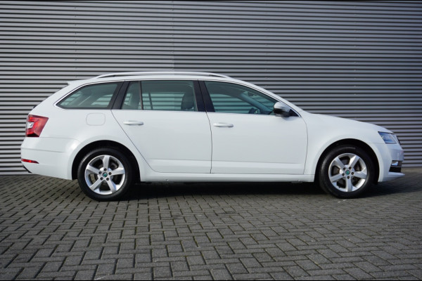 Škoda Octavia Combi 150PK Greentech AUTOMAAT | TREKHAAK | CAMERA | STOELVERWARMING