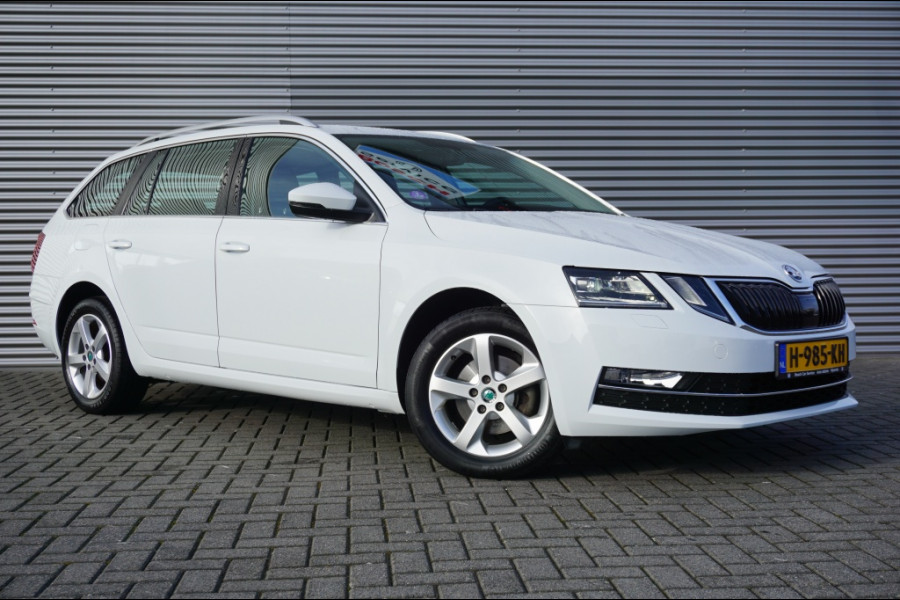 Škoda Octavia Combi 150PK Greentech AUTOMAAT | TREKHAAK | CAMERA | STOELVERWARMING