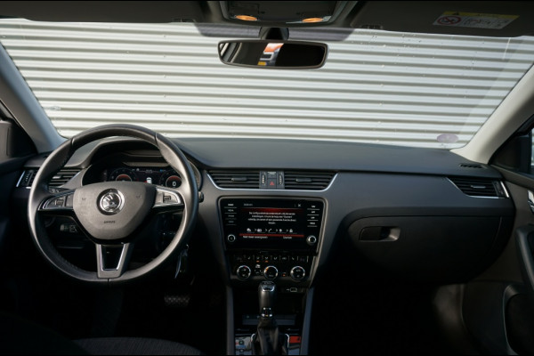Škoda Octavia Combi 150PK Greentech AUTOMAAT | TREKHAAK | CAMERA | STOELVERWARMING