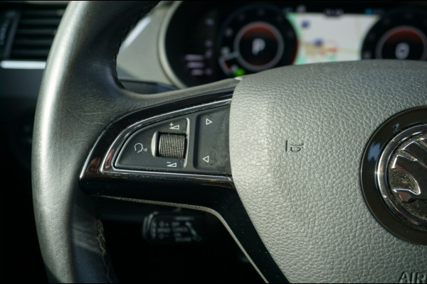 Škoda Octavia Combi 150PK Greentech AUTOMAAT | TREKHAAK | CAMERA | STOELVERWARMING