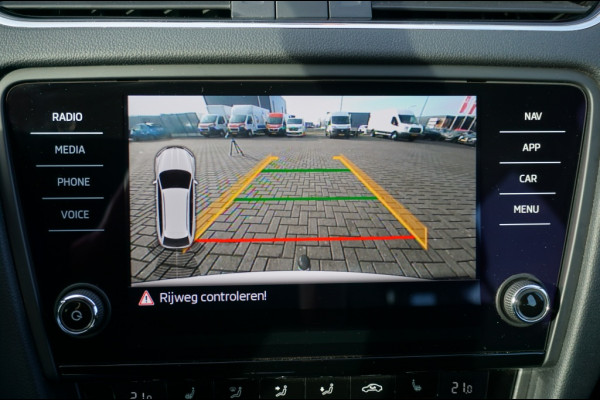 Škoda Octavia Combi 150PK Greentech AUTOMAAT | TREKHAAK | CAMERA | STOELVERWARMING