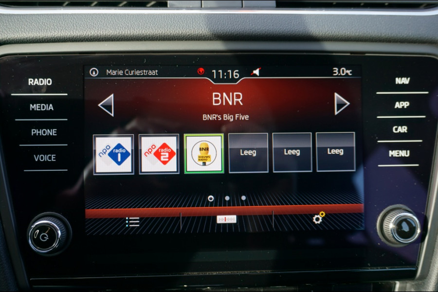 Škoda Octavia Combi 150PK Greentech AUTOMAAT | TREKHAAK | CAMERA | STOELVERWARMING