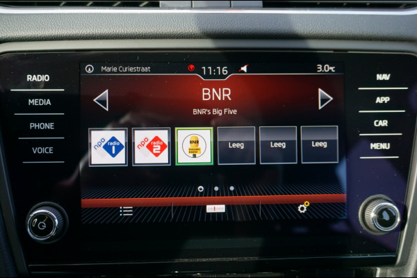 Škoda Octavia Combi 150PK Greentech AUTOMAAT | TREKHAAK | CAMERA | STOELVERWARMING