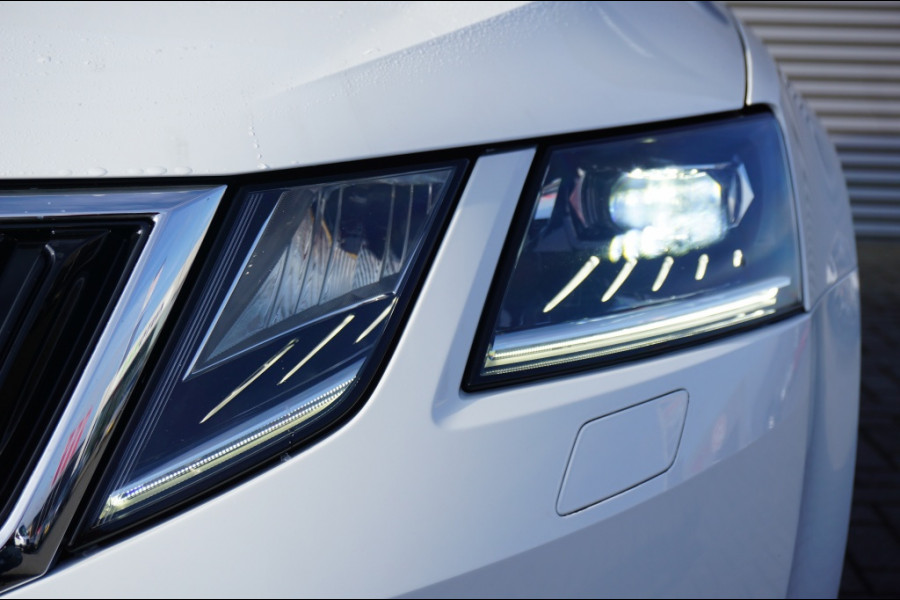 Škoda Octavia Combi 150PK Greentech AUTOMAAT | TREKHAAK | CAMERA | STOELVERWARMING