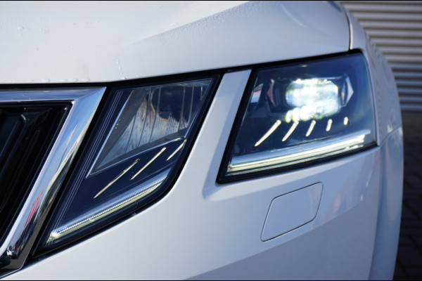 Škoda Octavia Combi 150PK Greentech AUTOMAAT | TREKHAAK | CAMERA | STOELVERWARMING