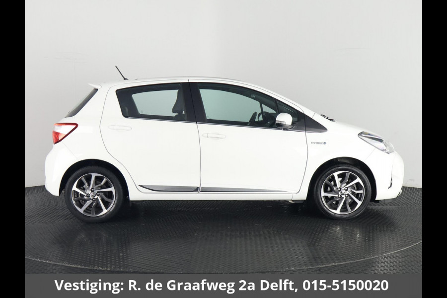 Toyota Yaris 1.5 Hybrid Executive | Panoramadak | Leder | Lichtmetalen velgen | Navigatie