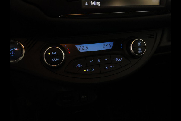 Toyota Yaris 1.5 Hybrid Executive | Panoramadak | Leder | Lichtmetalen velgen | Navigatie