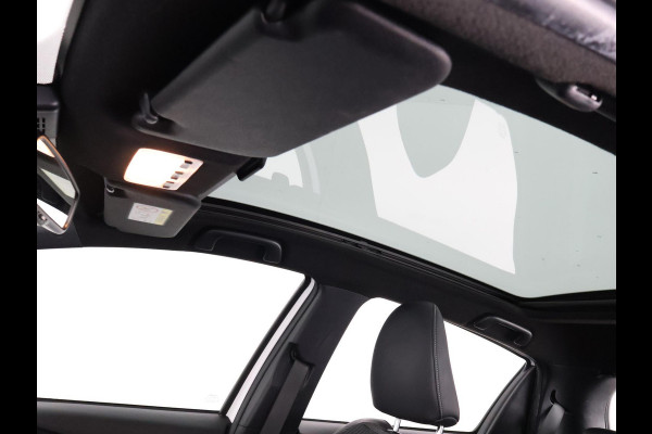 Toyota Yaris 1.5 Hybrid Executive | Panoramadak | Leder | Lichtmetalen velgen | Navigatie