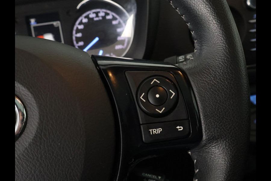 Toyota Yaris 1.5 Hybrid Executive | Panoramadak | Leder | Lichtmetalen velgen | Navigatie