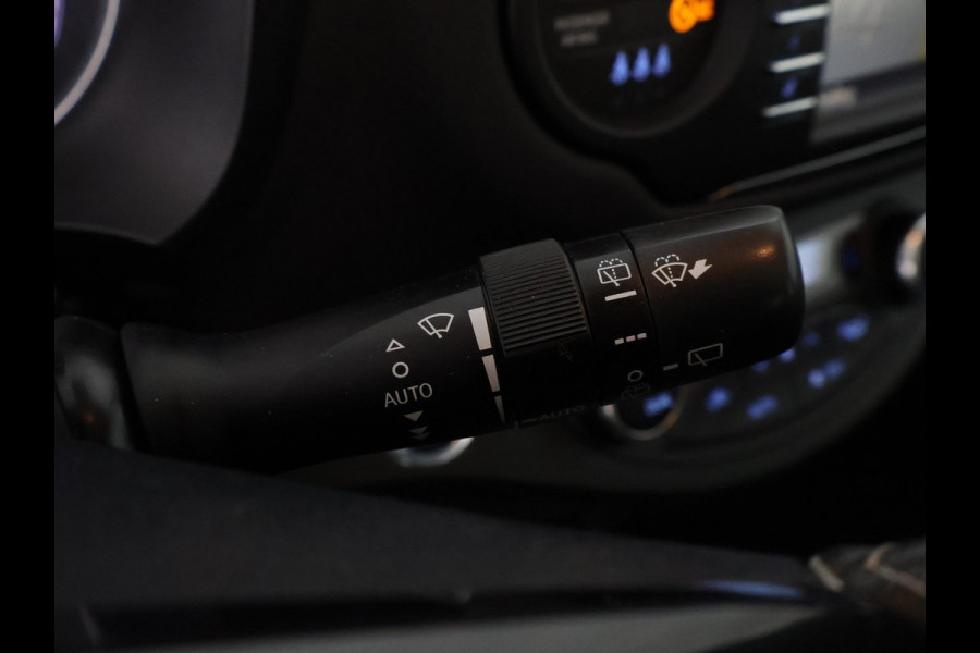 Toyota Yaris 1.5 Hybrid Executive | Panoramadak | Leder | Lichtmetalen velgen | Navigatie
