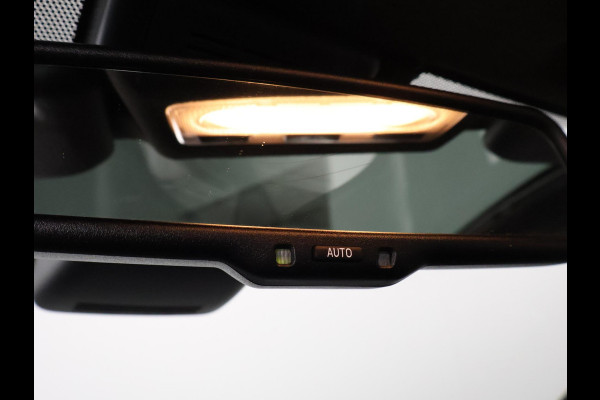 Toyota Yaris 1.5 Hybrid Executive | Panoramadak | Leder | Lichtmetalen velgen | Navigatie