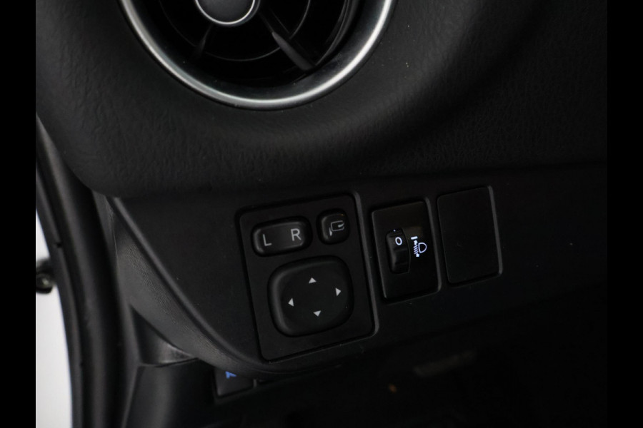 Toyota Yaris 1.5 Hybrid Executive | Panoramadak | Leder | Lichtmetalen velgen | Navigatie