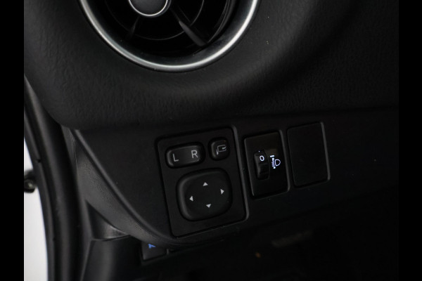 Toyota Yaris 1.5 Hybrid Executive | Panoramadak | Leder | Lichtmetalen velgen | Navigatie