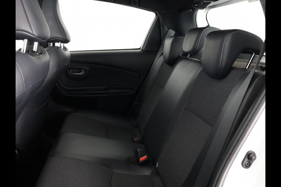 Toyota Yaris 1.5 Hybrid Executive | Panoramadak | Leder | Lichtmetalen velgen | Navigatie