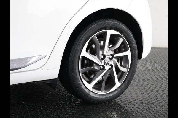Toyota Yaris 1.5 Hybrid Executive | Panoramadak | Leder | Lichtmetalen velgen | Navigatie