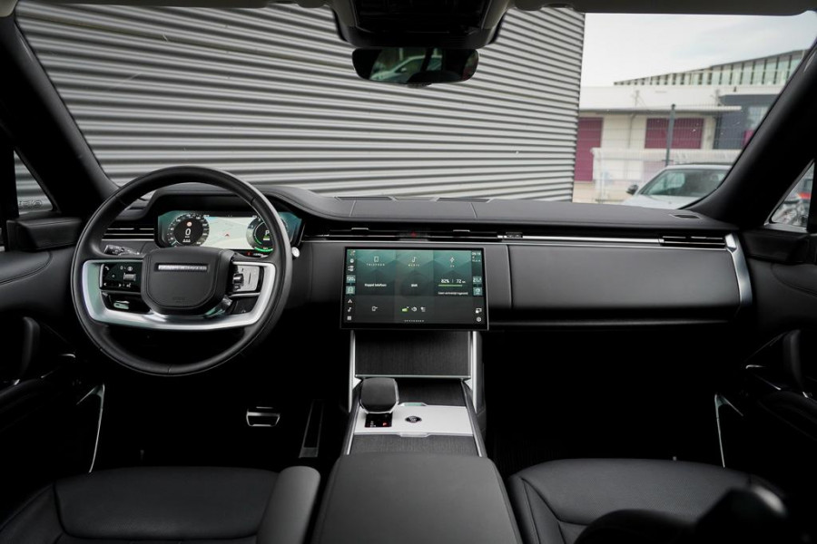 Land Rover Range Rover 3.0 P460e HSE PHEV / Batumi Gold / Towing Pack / Pano / NL Auto / 4Wiel sturing