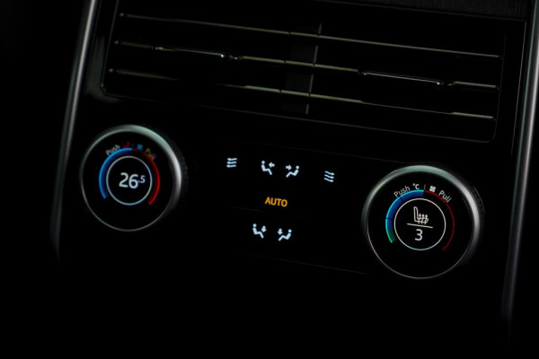 Land Rover Range Rover 3.0 P460e HSE PHEV / Batumi Gold / Towing Pack / Pano / NL Auto / 4Wiel sturing