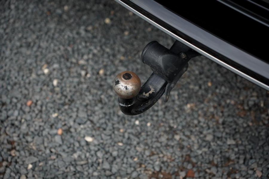 Land Rover Range Rover 3.0 P460e HSE PHEV / Batumi Gold / Towing Pack / Pano / NL Auto / 4Wiel sturing