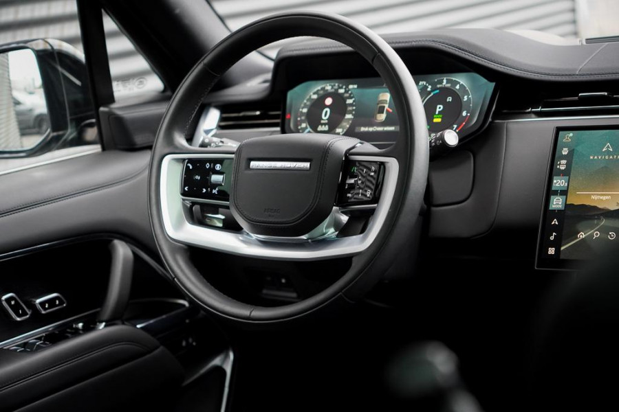 Land Rover Range Rover 3.0 P460e HSE PHEV / Batumi Gold / Towing Pack / Pano / NL Auto / 4Wiel sturing