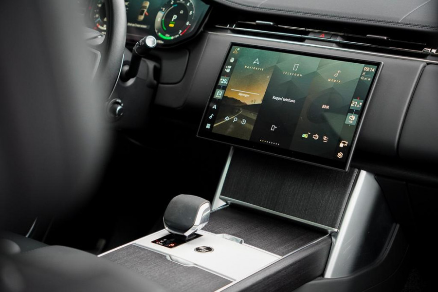 Land Rover Range Rover 3.0 P460e HSE PHEV / Batumi Gold / Towing Pack / Pano / NL Auto / 4Wiel sturing