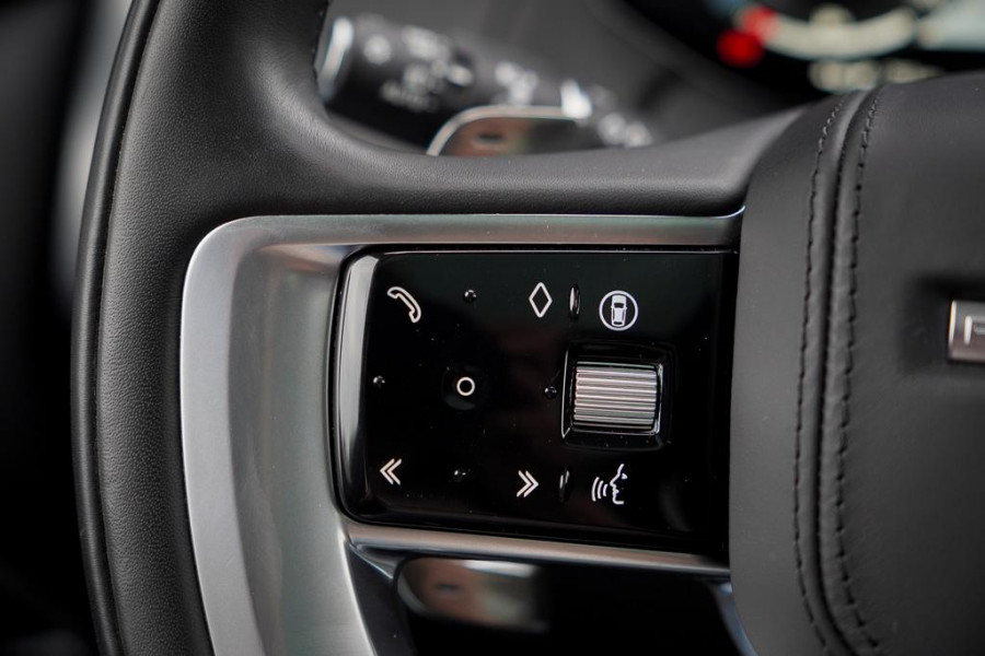 Land Rover Range Rover 3.0 P460e HSE PHEV / Batumi Gold / Towing Pack / Pano / NL Auto / 4Wiel sturing