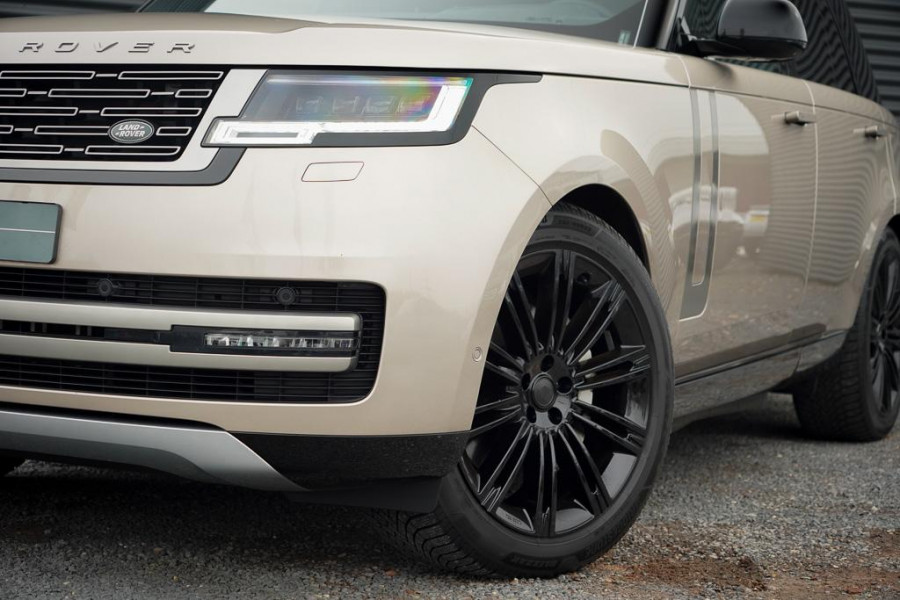 Land Rover Range Rover 3.0 P460e HSE PHEV / Batumi Gold / Towing Pack / Pano / NL Auto / 4Wiel sturing