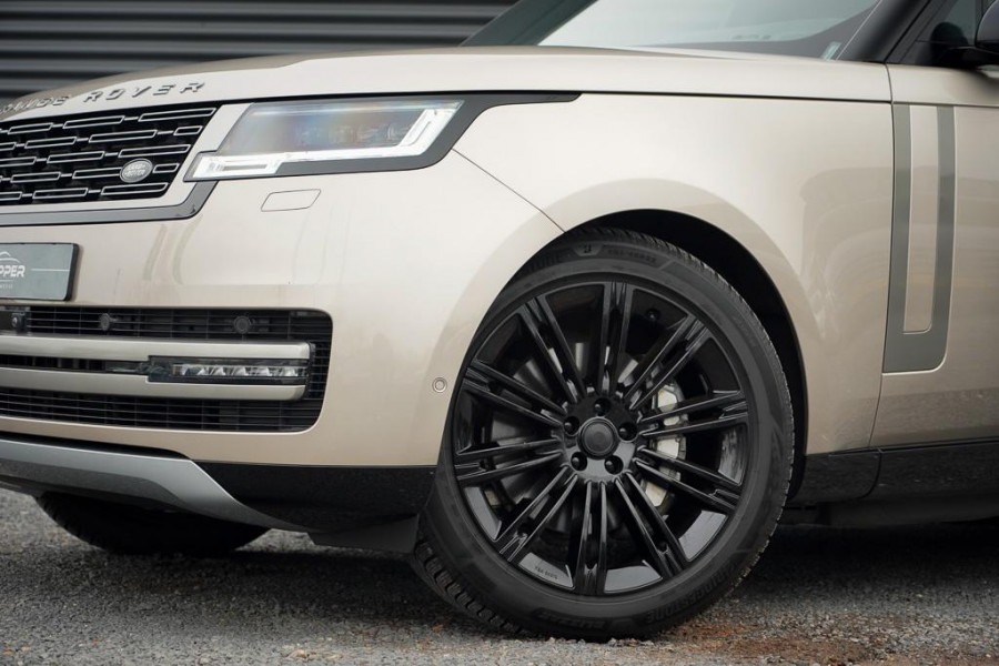 Land Rover Range Rover 3.0 P460e HSE PHEV / Batumi Gold / Towing Pack / Pano / NL Auto / 4Wiel sturing