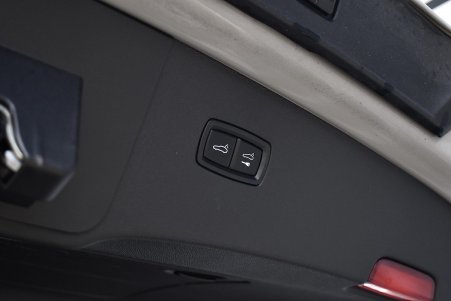 Porsche Cayenne Coupé 3.0 E-Hybrid 462pk Platinum Edition Techart *Krijt* | Pano | 22'' Wielen | Trekhaak | Massage | Stoelventilatie | Bose | Head-Up | Luchtvering |