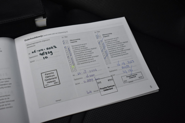 Porsche Cayenne Coupé 3.0 E-Hybrid 462pk Platinum Edition Techart *Krijt* | Pano | 22'' Wielen | Trekhaak | Massage | Stoelventilatie | Bose | Head-Up | Luchtvering |