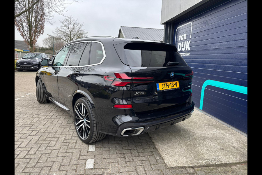 BMW X5 xDrive50e M-Sport PANORAMADAK HARMAN KARDON 360 CAMERA 22 INCH VELGEN LUCHTVERING