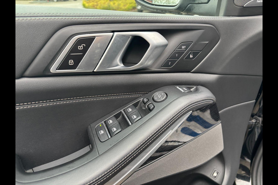 BMW X5 xDrive50e M-Sport PANORAMADAK HARMAN KARDON 360 CAMERA 22 INCH VELGEN LUCHTVERING