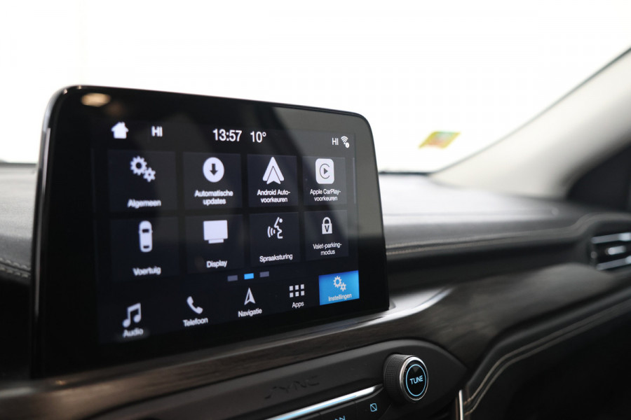 Ford FOCUS Wagon 1.5 EcoBlue Vingale Panorama, Leer, Xenon, Climate, Trekhaak