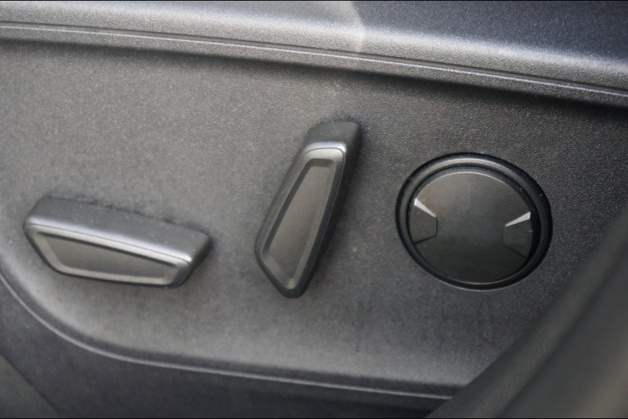 Ford Kuga 225PK PHEV Titanium X AUTOMAAT | PANO | HEADUP | CAMERA