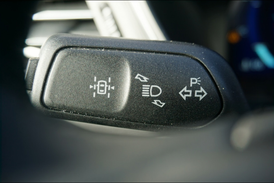 Ford Kuga 225PK PHEV Titanium X AUTOMAAT | PANO | HEADUP | CAMERA