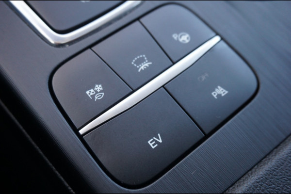 Ford Kuga 225PK PHEV Titanium X AUTOMAAT | PANO | HEADUP | CAMERA