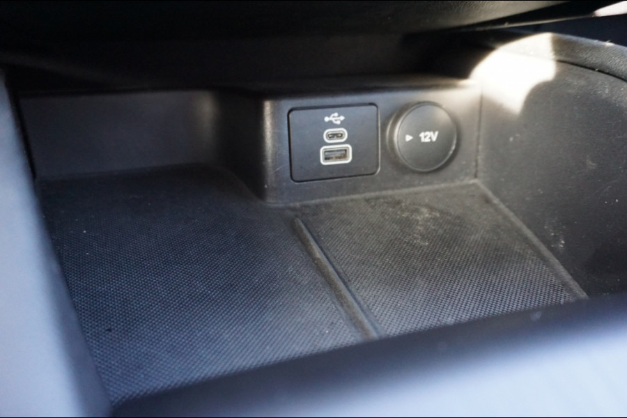 Ford Kuga 225PK PHEV Titanium X AUTOMAAT | PANO | HEADUP | CAMERA