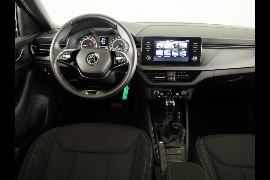 Škoda SCALA 1.0 TSI Ambition 110pk | Panoramadak | Parkeersensoren achter | Full Led koplampen | 16 inch Lichtmetalen velgen
