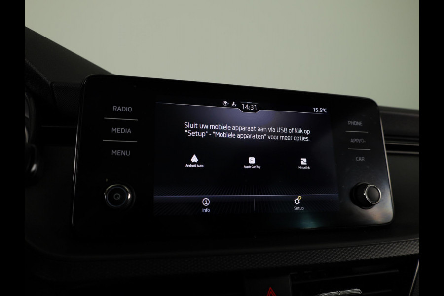 Škoda SCALA 1.0 TSI Ambition 110pk | Panoramadak | Parkeersensoren achter | Full Led koplampen | 16 inch Lichtmetalen velgen