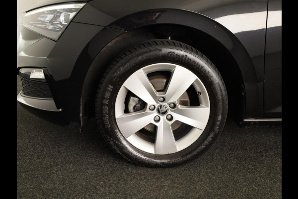 Škoda SCALA 1.0 TSI Ambition 110pk | Panoramadak | Parkeersensoren achter | Full Led koplampen | 16 inch Lichtmetalen velgen