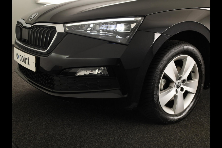 Škoda SCALA 1.0 TSI Ambition 110pk | Panoramadak | Parkeersensoren achter | Full Led koplampen | 16 inch Lichtmetalen velgen