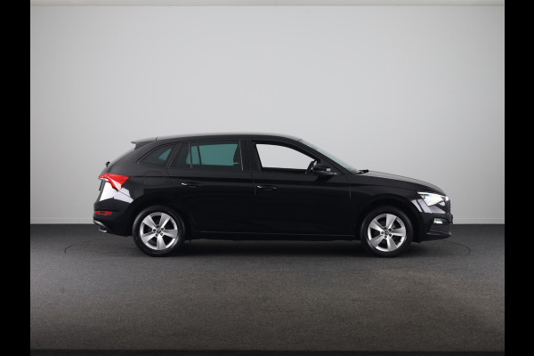 Škoda SCALA 1.0 TSI Ambition 110pk | Panoramadak | Parkeersensoren achter | Full Led koplampen | 16 inch Lichtmetalen velgen