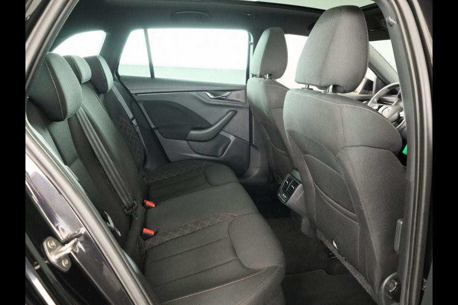 Škoda SCALA 1.0 TSI Ambition 110pk | Panoramadak | Parkeersensoren achter | Full Led koplampen | 16 inch Lichtmetalen velgen